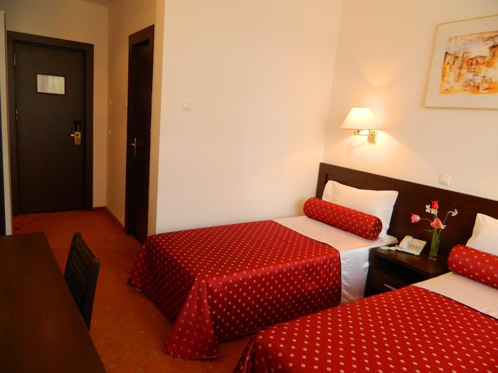 Hotel Mon Jardin Mahmudia Quarto foto